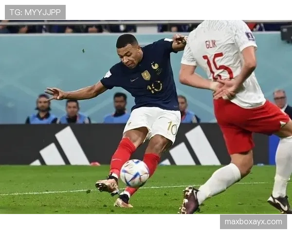 姆巴佩率领法国队重夺世界杯冠军,闪耀表现加冕历史最佳新星 姆巴佩率领法国队重夺世界杯冠军,闪耀表现加冕历史最佳新星