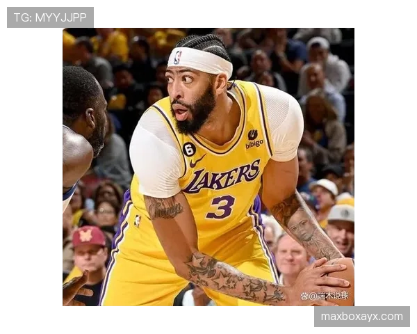 安东尼·戴维斯居然把豪宅当成了健身房？这也太奢侈了吧！